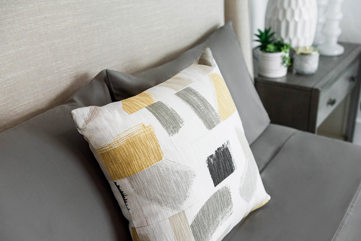 Huari Husk Pillow Cover