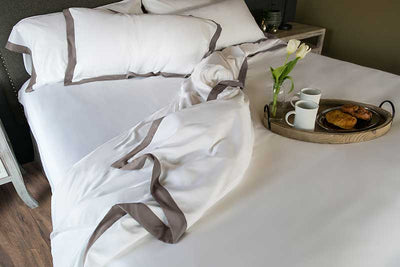 Contrast Border Linens