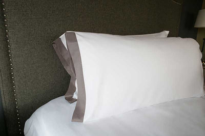 Contrast Border Linens